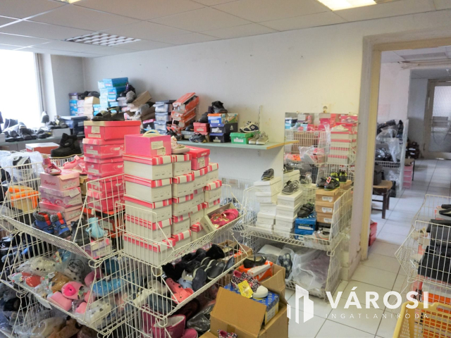 Remek elhelyezkedéssel üzlethelység Székesfehérváron!