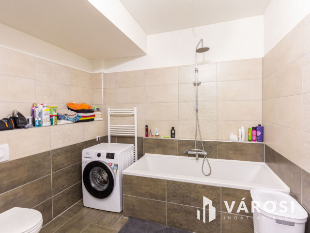 Családi ház és  telephely egyben.