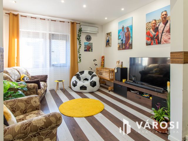 Fiatalos, teljesen felújított családi ház Tokodon