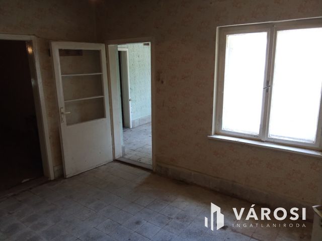 70 nm-es ház, Hegyfaluban