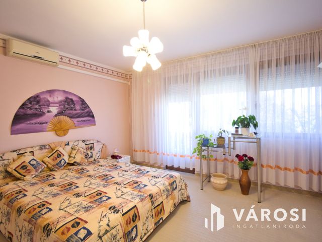 Vásárhelyen, csendes otthon a belvárosban