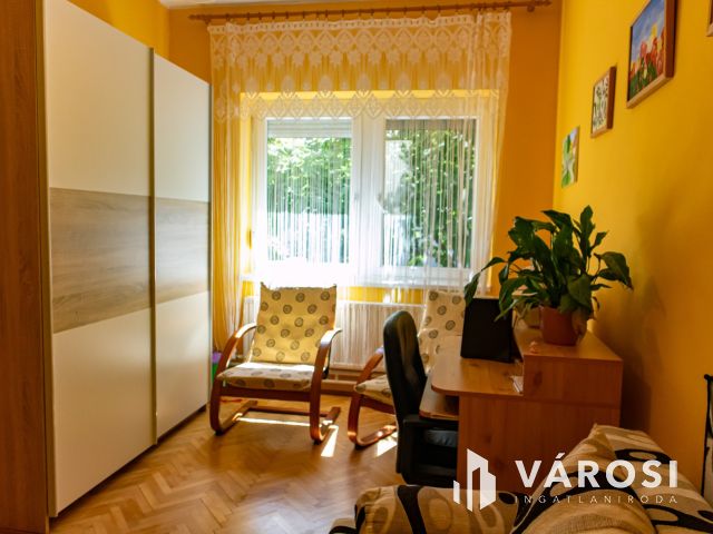 Napelemes családi ház Lánycsók csendes utcájában eladó