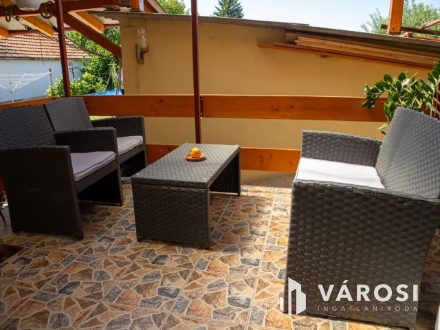 Napelemes családi ház Lánycsók csendes utcájában eladó