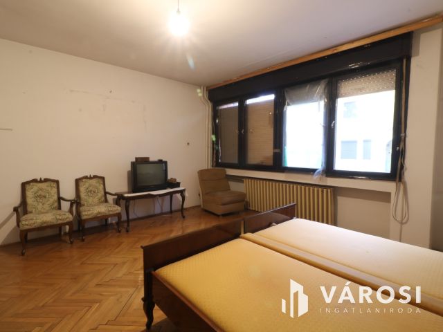 Irodának is alkalmas családi ház felsővároson!
