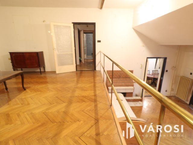 Irodának is alkalmas családi ház felsővároson!