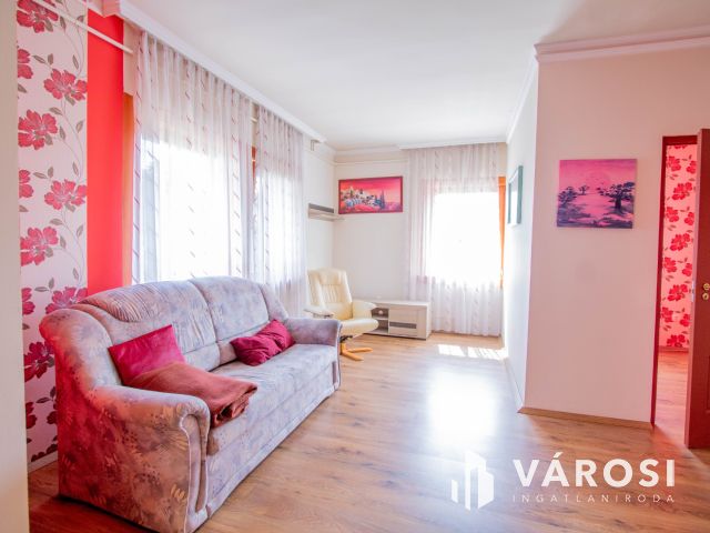 Lentiben eladó ház, családias, nyugodt részen!