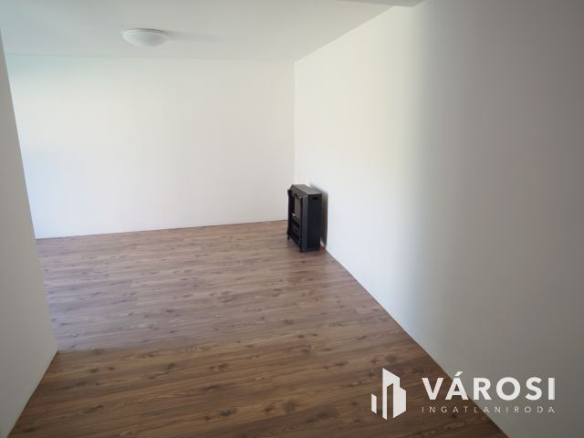 Miklósfán családi ház, szép nagy udvarral!