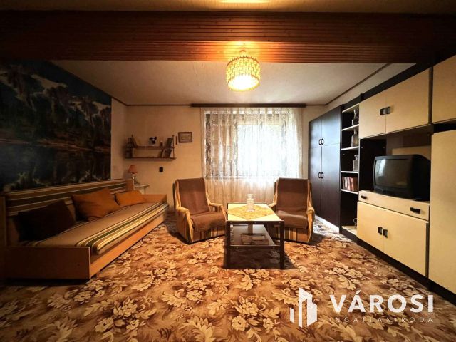 Tótkomlós belvárosában 3 szobás, jó elrendezésű ház eladó