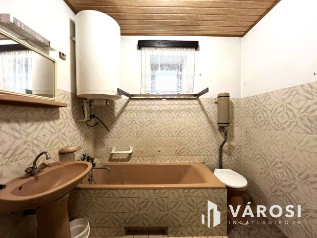 Tótkomlós belvárosában 3 szobás, jó elrendezésű ház eladó