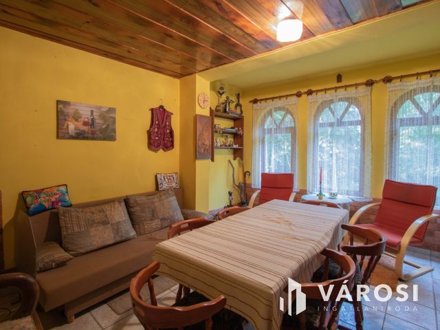 Lovásziban, kedves kis hangulatú zártkerti ingatlan eladó!