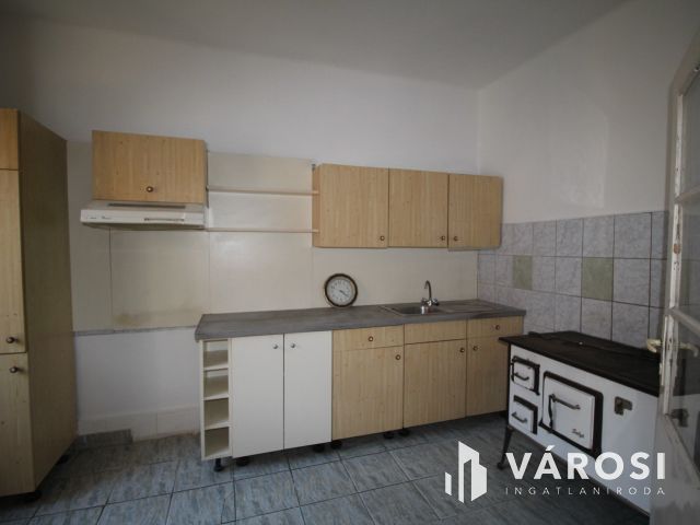 Jól alakítható ház a Szombathelyhez közeli Váton