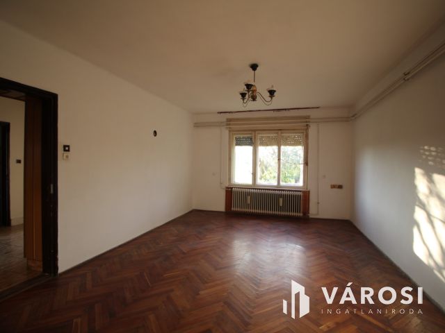 Jól alakítható ház a Szombathelyhez közeli Váton