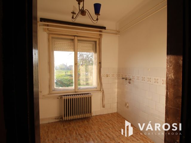 Jól alakítható ház a Szombathelyhez közeli Váton