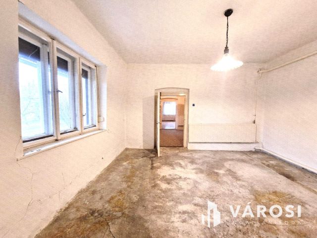 Hangulatos, verandás, 3 szobás kertes ház jó környéken