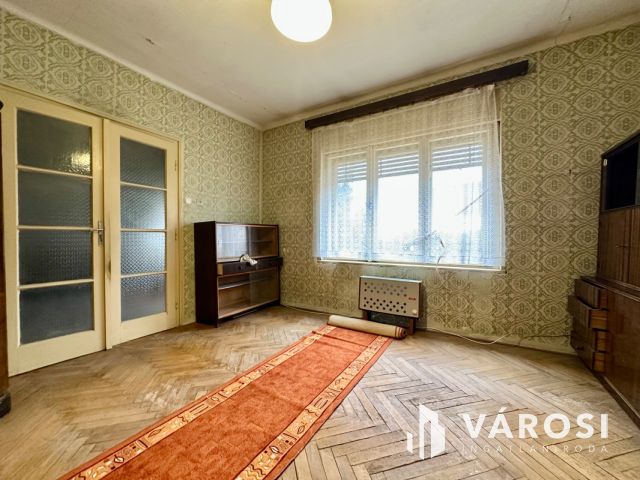 Forgách Antal úton reális áron ikerház eladó!