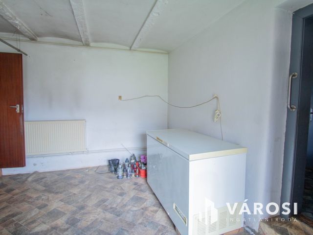 Máhomfán, Lentihez közel, csendes részen eladó ház!