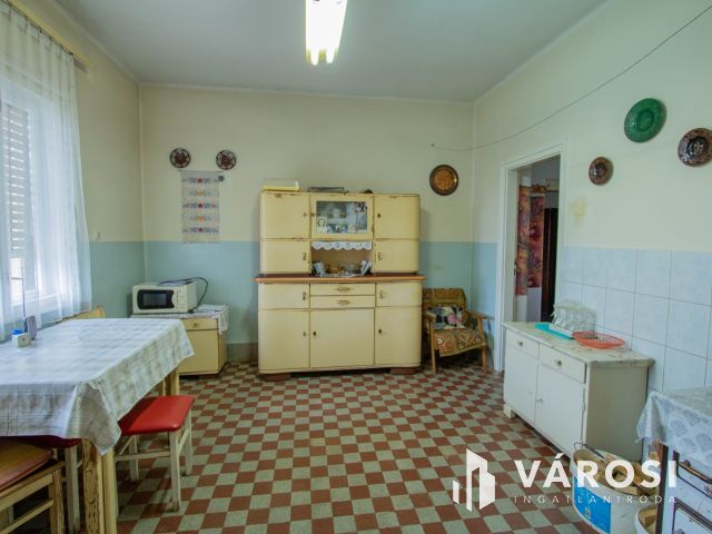 Máhomfán, Lentihez közel, csendes részen eladó ház!