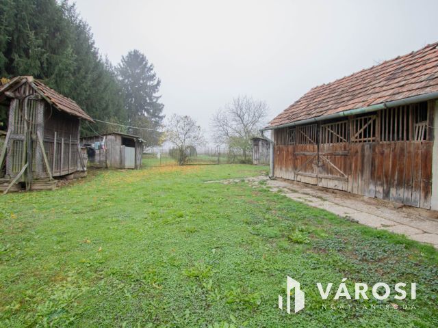Máhomfán, Lentihez közel, csendes részen eladó ház!