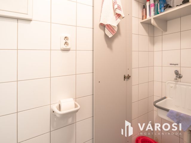 Mars téri takaros üzlethelyiség