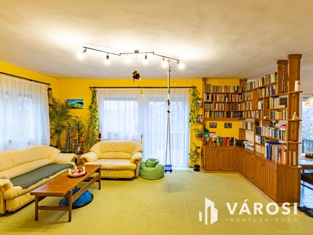 Családi ház Ürömön, akár három generációnak