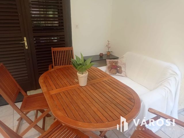 Önálló retro nyaraló Sóstón eladó