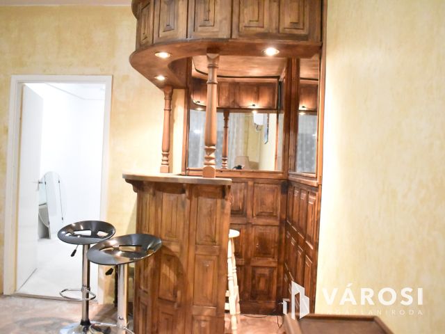 2 szobás, erkélyes lakás a Budapest krt-on!