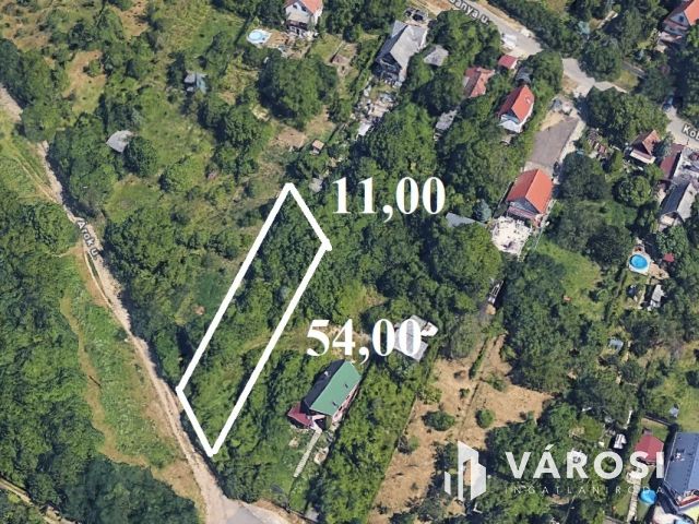 Zártkerti telek Békásmegyer felett!