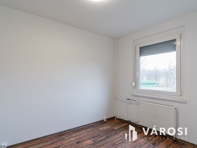 Teljesen felújított első emeleti lakás amerikai konyhával