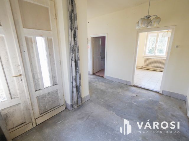 Felújítandó családi ház szenzációs településen!