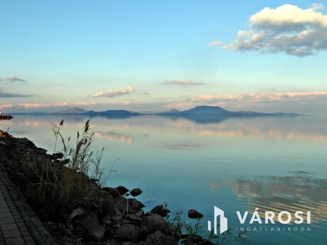 Balatonkeresztúron építési telek!
