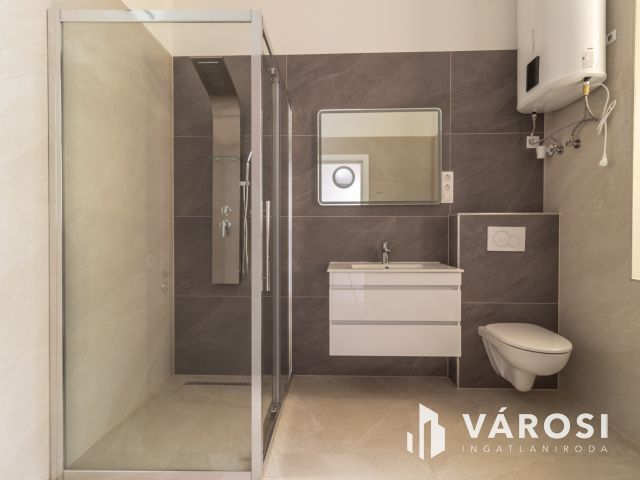 Modern okosotthon eladó a Visegrádi utca elején!