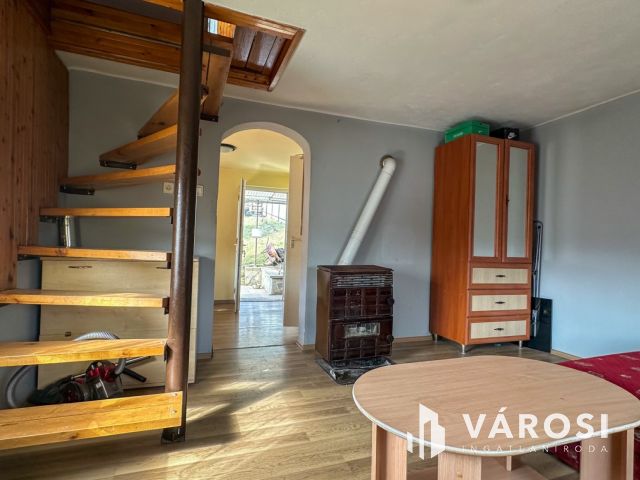 Kercseg Dűlőben, tégla épülettel, zártkert eladó!