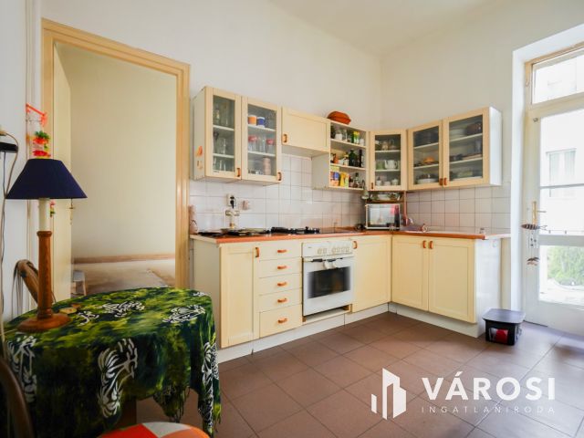 Több lakásra bontható szenzációs elhelyezkedéssel!