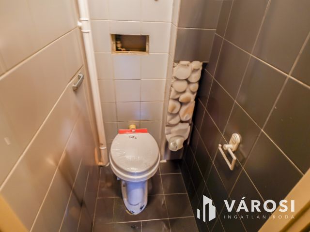 Több lakásra bontható szenzációs elhelyezkedéssel!