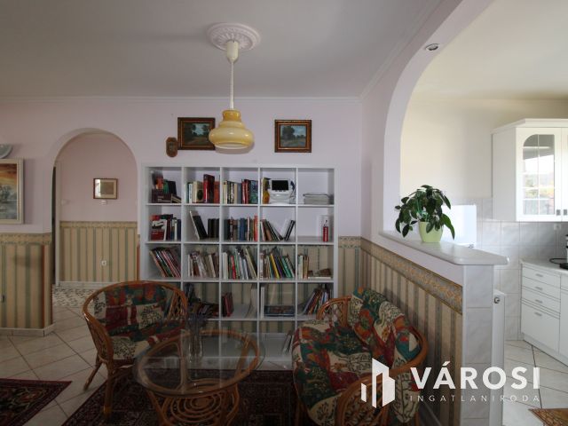 Kiadó egy 133 nm-s igényes lakás Alsóörsön