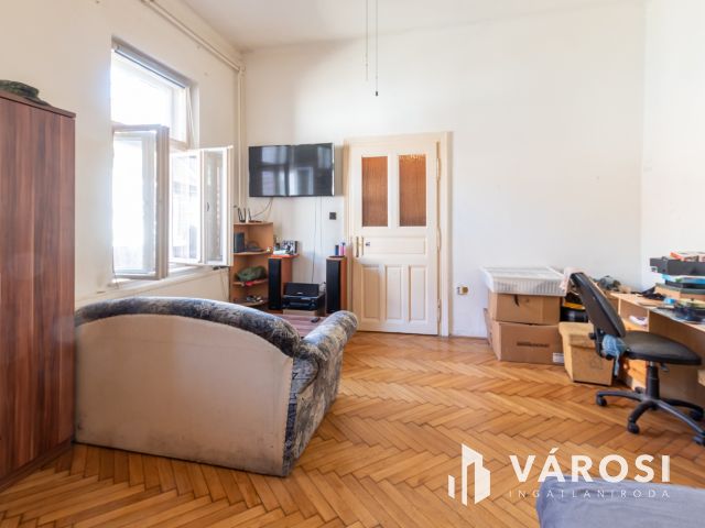 RÁKOSPALOTA 92 M² + KERT + PINCE – 2 HÁZRÉSZ: 81,8 M FT!