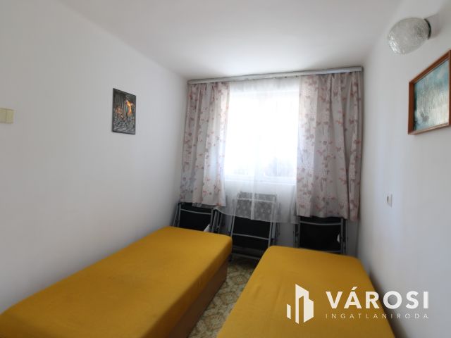 Bájos balatoni nyaraló Alsóörs csendes részén